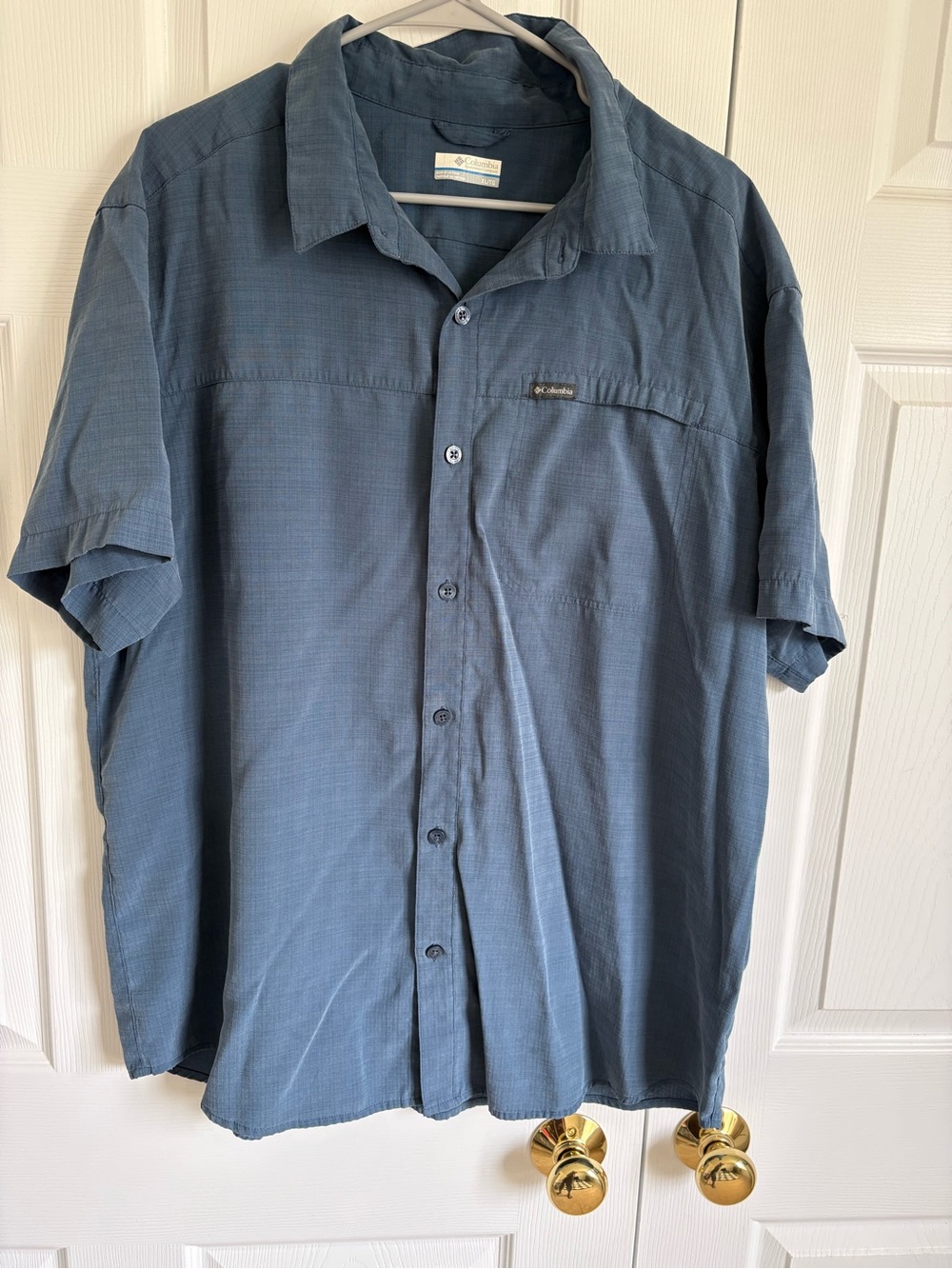 Columbia Men's Short-Sleeve Button-Down Shirt in Slate Blue